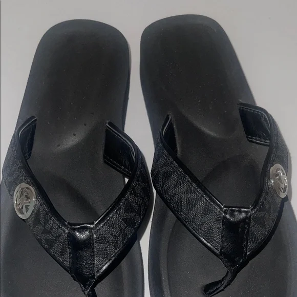 MICHAEL Michael Kors Black Sandals - Picture 5 of 12